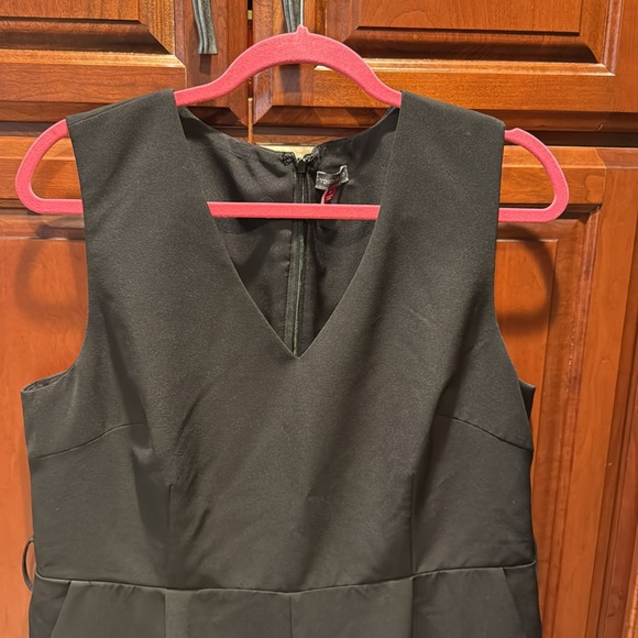 Black Sleeveless Jump Suit - Picture 2 of 4